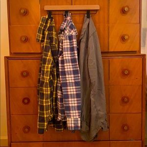 Women’s long sleeve button-up (x3)